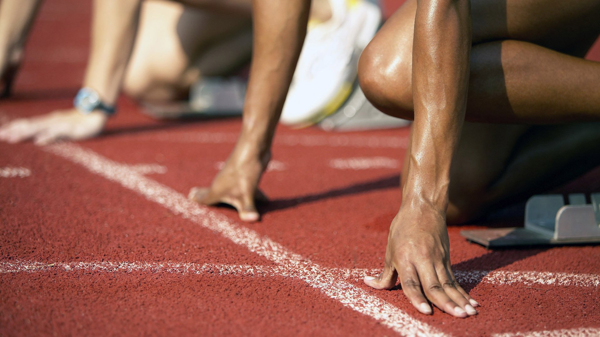 _新媒体赛：借助直播、短视频传递比赛精彩_，新媒体直播大赛的策划与脚本